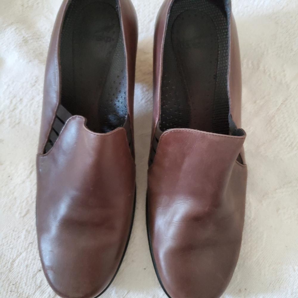 Dansko dress shoes